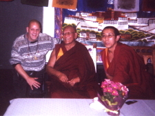 Lobsang Shérap (Mario Fortin) avec Guéshé Dawa La et Lama Lobsang Samten
