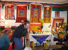 Salle de l'initiation de Yamantaka avec le trône de Guéshé Tcheu Dorjé Rinpoché